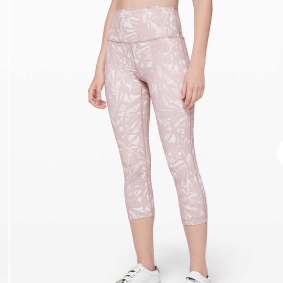 Lululemon Wunder Under Crop (High-Rise) *Full-On Luxtreme 21" Shadow Leaf Light - Picture 5 of 16